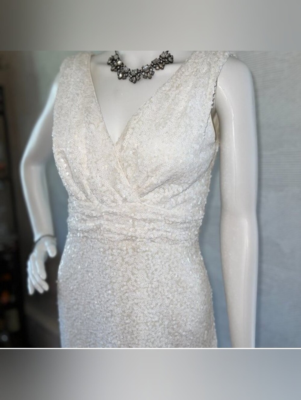 Badgley Mischka White Sequin Full Length Gown Sz 6